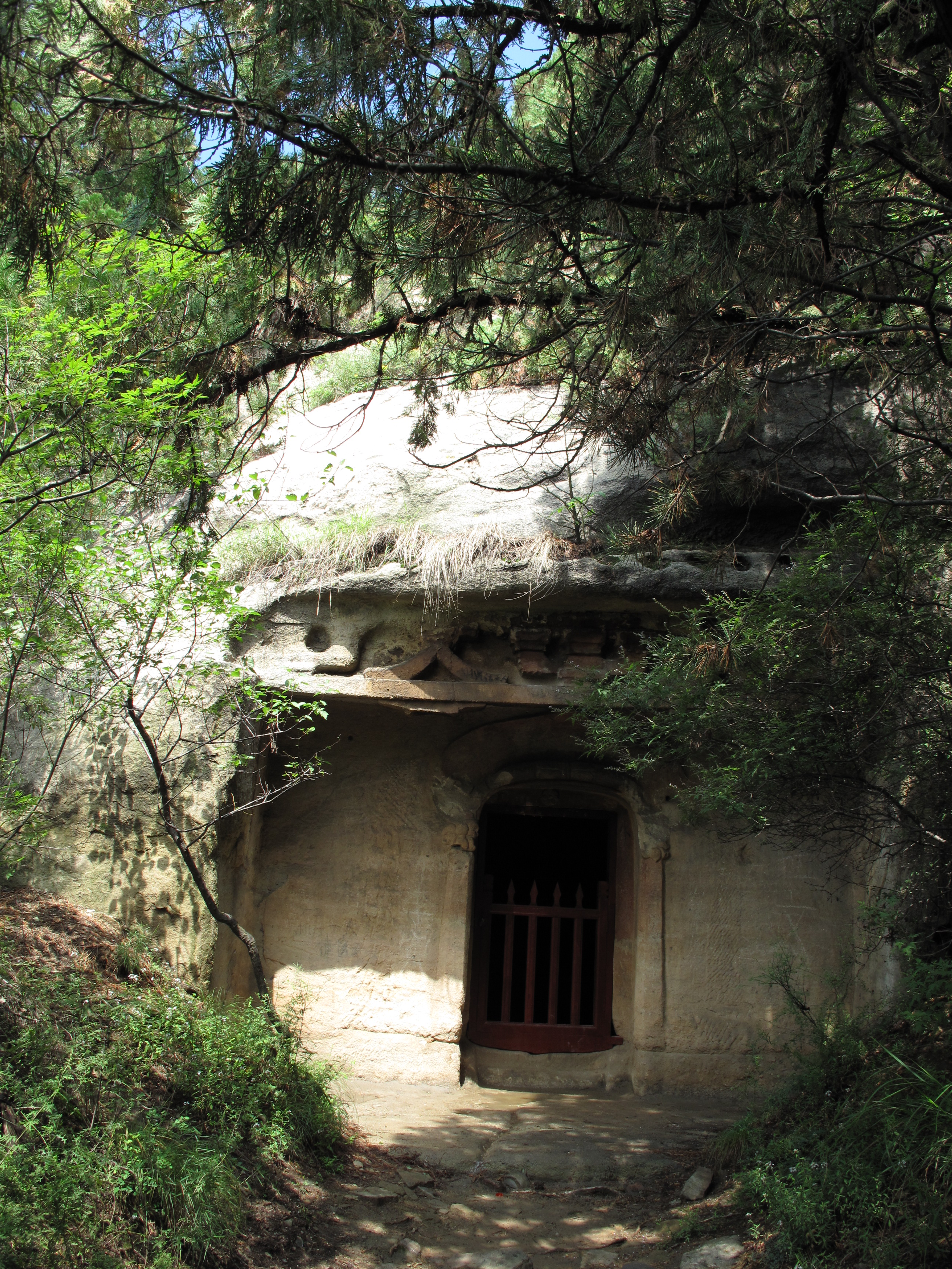 Tianlongshan Cave 1 exterior 3