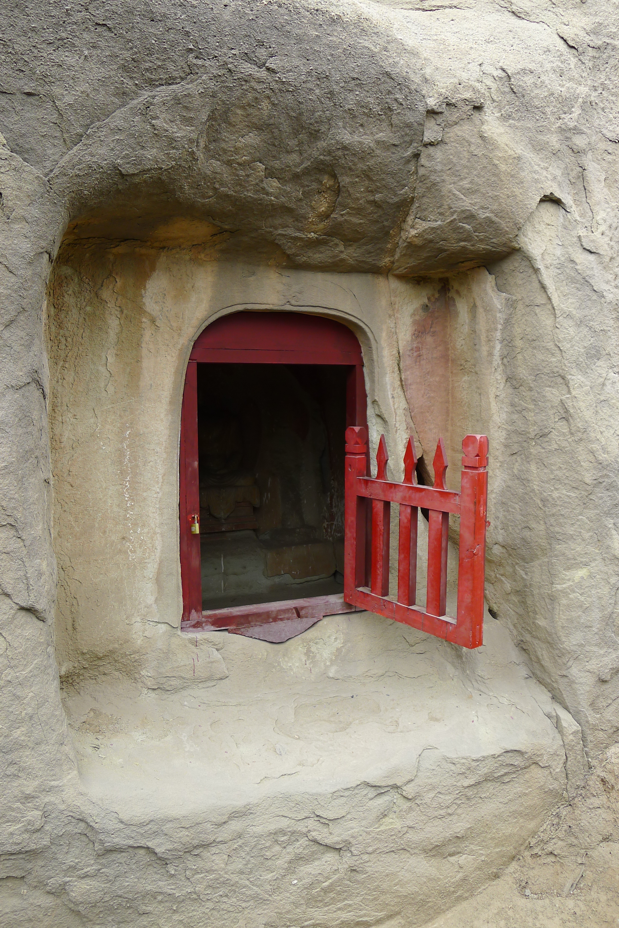 Tianlongshan Cave 4 exterior