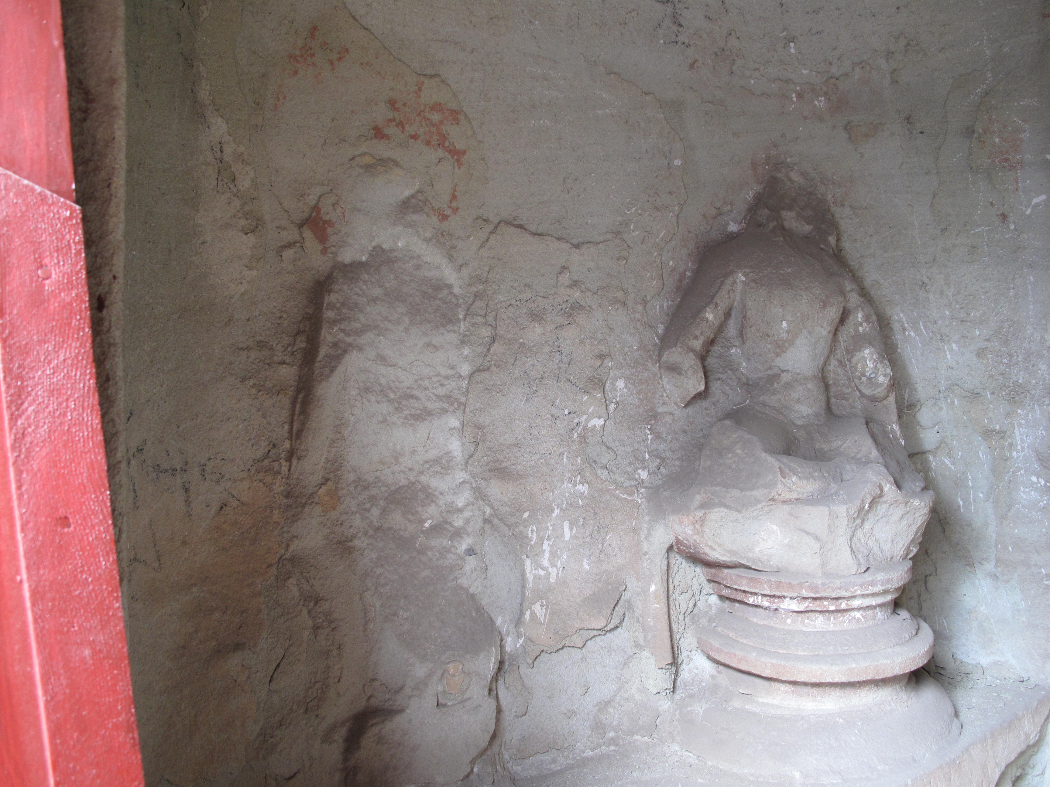 Tianlongshan Cave 4 left west wall 1
